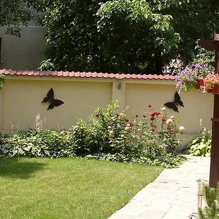 Stylish Near Center *