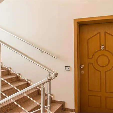 Stylish Near Center *