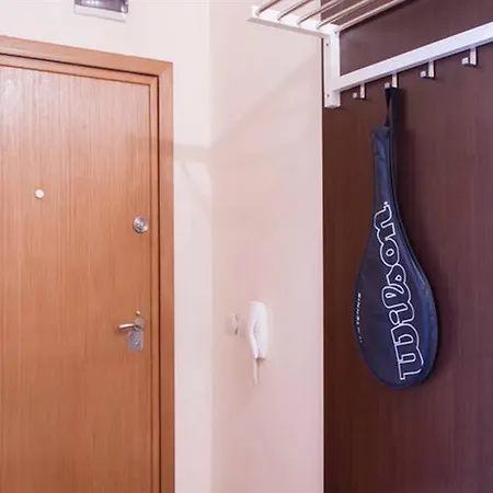 Stylish Near Center Apartment *