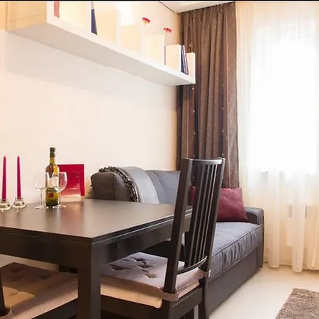 Apartment Stylish Near Center *